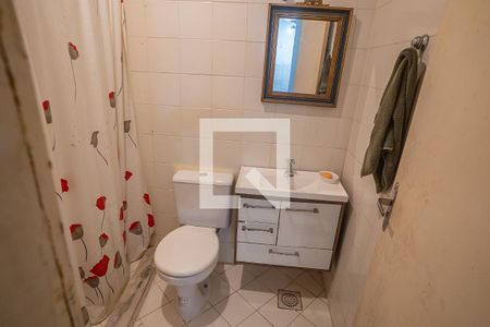 Casa à venda com 800m², 6 quartos e 3 vagasBanheiro da academia