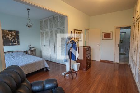 Casa à venda com 800m², 6 quartos e 3 vagasQuarto Principal 