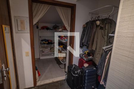 Casa à venda com 800m², 6 quartos e 3 vagasQuarto com closet e suite