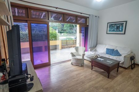 Casa à venda com 800m², 6 quartos e 3 vagassala