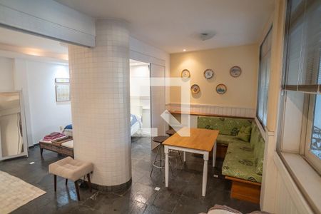 Casa à venda com 800m², 6 quartos e 3 vagassala de convivência