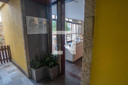 Casa à venda com 800m², 6 quartos e 3 vagasEntrada pela sala