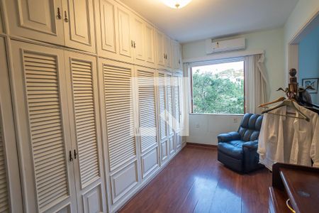 Casa à venda com 800m², 6 quartos e 3 vagasQuarto Principal 