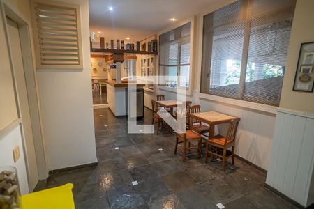 Casa à venda com 800m², 6 quartos e 3 vagassala de convivência