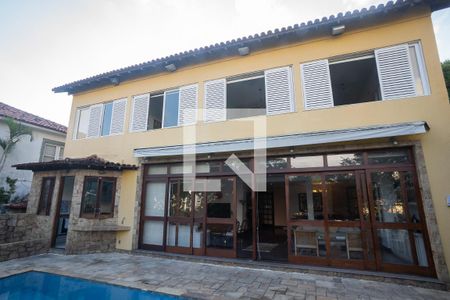 Casa à venda com 800m², 6 quartos e 3 vagasfundos