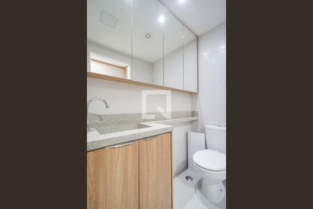Banheiro de apartamento para alugar com 1 quarto, 27m² em Chácara Seis de Outubro, São Paulo