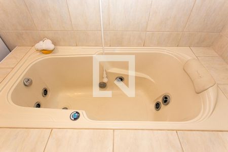 Casa à venda com 405m², 5 quartos e 2 vagasCasa 1 - Banheira da Suíte