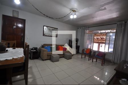 Sala de casa à venda com 3 quartos, 180m² em Vila Santa Terezinha (zona Norte), São Paulo