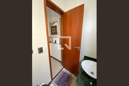 Casa à venda com 225m², 3 quartos e 3 vagasLavabo