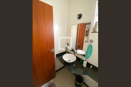 Casa à venda com 225m², 3 quartos e 3 vagasLavabo