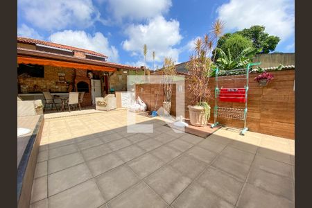 Casa à venda com 225m², 3 quartos e 3 vagasQuintal