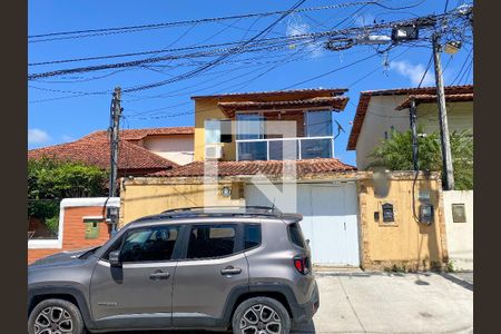 Casa à venda com 225m², 3 quartos e 3 vagasFachada