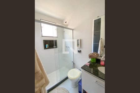 Casa à venda com 225m², 3 quartos e 3 vagasBanheiro 