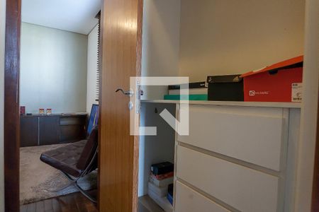 Apartamento à venda com 271m², 4 quartos e 4 vagascloset suite 2