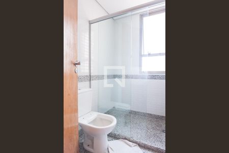 Apartamento à venda com 271m², 4 quartos e 4 vagasbanheiro suite 2