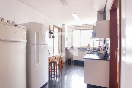 Apartamento à venda com 271m², 4 quartos e 4 vagascozinha