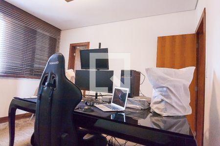 Apartamento à venda com 271m², 4 quartos e 4 vagassuite 2