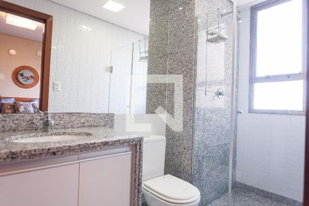 Apartamento à venda com 271m², 4 quartos e 4 vagasbanheiro suite 1