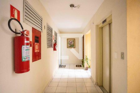 Hall de entrada de apartamento para alugar com 2 quartos, 60m² em Campanário, Diadema