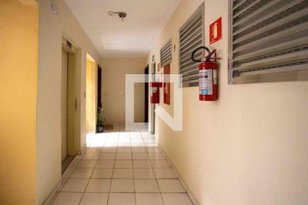 Hall de entrada de apartamento para alugar com 2 quartos, 60m² em Campanário, Diadema