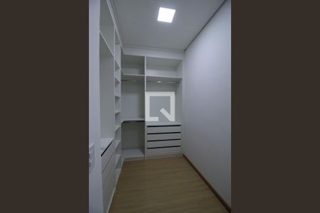 Closet da suíte de casa de condomínio para alugar com 3 quartos, 202m² em Granja Olga Ii, Sorocaba