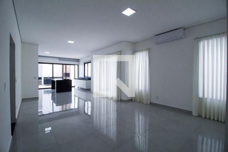 Casa de condomínio para alugar com 202m², 3 quartos e 4 vagasSala