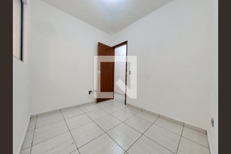 Quarto 2 de casa para alugar com 2 quartos, 50m² em Jardim Mangalot, São Paulo