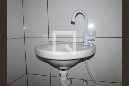 Banheiro - Pia de casa para alugar com 2 quartos, 50m² em Jardim Mangalot, São Paulo