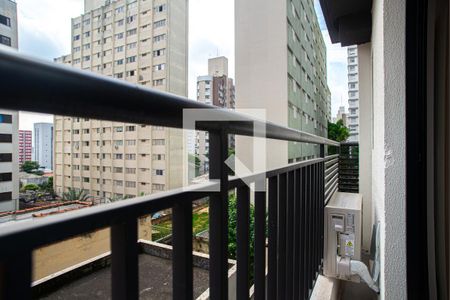 Varanda da Sala/Quarto de kitnet/studio para alugar com 1 quarto, 27m² em Bela Vista, São Paulo