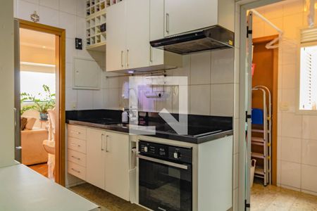 Apartamento à venda com 91m², 4 quartos e 2 vagasCozinha 