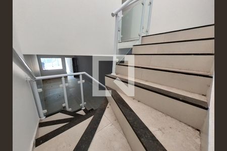 Sala - Escadas de casa para alugar com 3 quartos, 140m² em Vila Pirituba, São Paulo