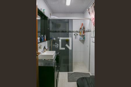 Banheiro da Suíte 1 de casa para alugar com 3 quartos, 150m² em Bom Retiro, São Paulo