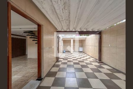 Casa para alugar com 100m², 2 quartos e 2 vagas Casa para alugar com 100m², 2 quartos e 2 vagasÁrea de Serviço e Garagem