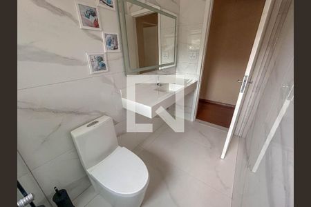 Casa para alugar com 100m², 2 quartos e 2 vagas Casa para alugar com 100m², 2 quartos e 2 vagasBanheiro