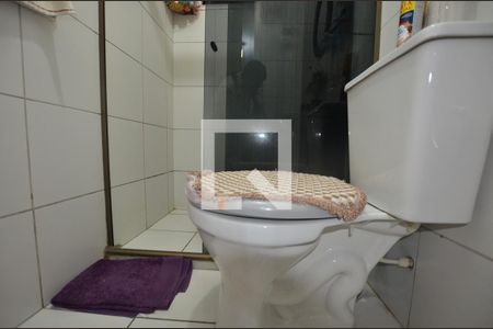 Banheiro de apartamento à venda com 3 quartos, 55m² em Parada de Lucas, Rio de Janeiro
