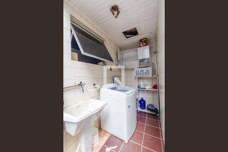 Casa à venda com 230m², 5 quartos e 3 vagasÁrea de serviço