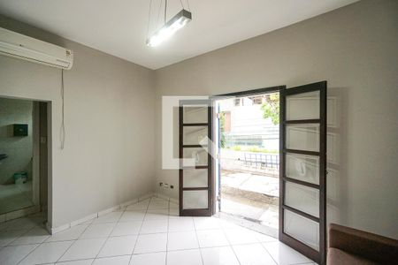 Casa à venda com 340m², 5 quartos e 4 vagasSuíte