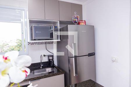 Sala e cozinha de apartamento para alugar com 2 quartos, 37m² em Ponte Rasa, São Paulo