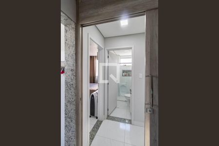 Corredor de apartamento à venda com 2 quartos, 46m² em Floramar, Belo Horizonte