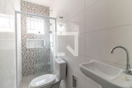 Banheiro de apartamento para alugar com 1 quarto, 27m² em Vila Santo Estefano, São Paulo