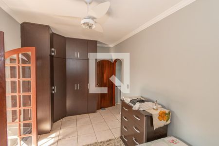 Casa à venda com 240m², 3 quartos e 3 vagas Casa à venda com 240m², 3 quartos e 3 vagasQuarto 2