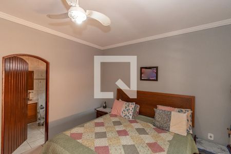 Casa à venda com 240m², 3 quartos e 3 vagas Casa à venda com 240m², 3 quartos e 3 vagasSuite