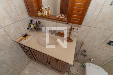 Casa à venda com 240m², 3 quartos e 3 vagas Casa à venda com 240m², 3 quartos e 3 vagasDetalhe Banheiro da Suíte