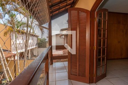 Casa à venda com 240m², 3 quartos e 3 vagas Casa à venda com 240m², 3 quartos e 3 vagasVaranda Suite