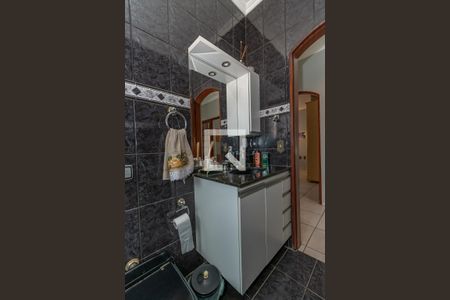 Casa à venda com 240m², 3 quartos e 3 vagas Casa à venda com 240m², 3 quartos e 3 vagasBanheiro Corredor