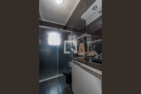 Casa à venda com 240m², 3 quartos e 3 vagas Casa à venda com 240m², 3 quartos e 3 vagasBanheiro Corredor