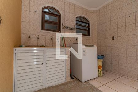 Casa à venda com 240m², 3 quartos e 3 vagas Casa à venda com 240m², 3 quartos e 3 vagasÁrea de Serviço
