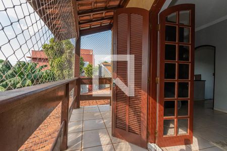 Casa à venda com 240m², 3 quartos e 3 vagas Casa à venda com 240m², 3 quartos e 3 vagasVaranda Quarto 2