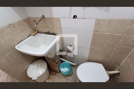 Banheiro de kitnet/studio para alugar com 1 quarto, 35m² em Vila Nova Sorocaba, Sorocaba