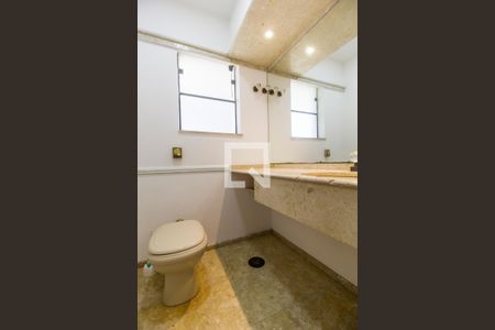Lavabo de casa de condomínio à venda com 4 quartos, 780m² em Alphaville Residencial Dois, Barueri